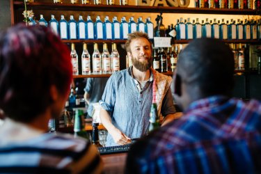 Wie kommen Gäste (immer wieder) zurück in die Bar?